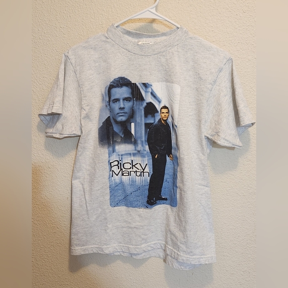 Unisex Ricky Martin TShirt - Picture 3 of 6